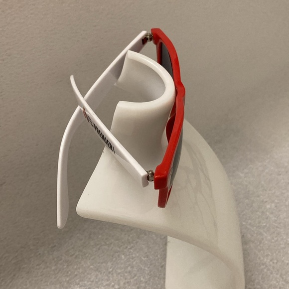 NWOT - Carnival Players Club Premier Cruises Tinted Plastic Sunglasses - Picture 11 of 13